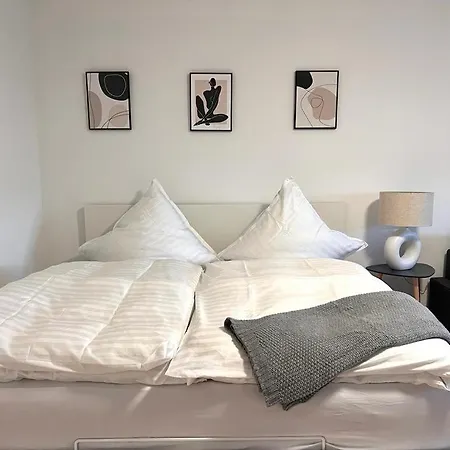 Stilvolle Wohlfuehl-ferienwohnung Mit Balkon & Ausblick 公寓 Neubulach