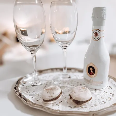 Stilvolle Wohlfuehl-ferienwohnung Mit Balkon & Ausblick Lejlighed