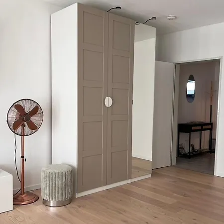公寓 Stilvolle Wohlfuehl-ferienwohnung Mit Balkon & Ausblick